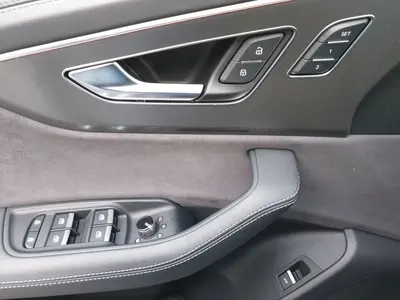 Audi RS Q8 – Foto 8