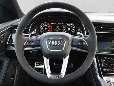 Audi RS Q8 – Foto 9