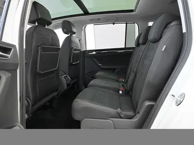 Volkswagen Touran – Foto 12
