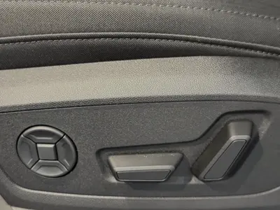 Audi Q8 Sportback e-tron – Foto 18