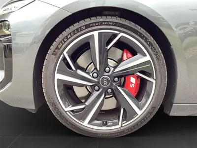 Audi S6 e-tron Avant – Foto 7