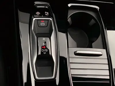 Audi S6 e-tron Avant – Foto 11