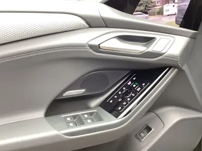Audi S6 e-tron Avant – Foto 8