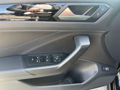 Volkswagen T-Roc – Foto 8