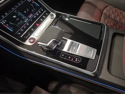 Audi RS Q8 – Foto 11