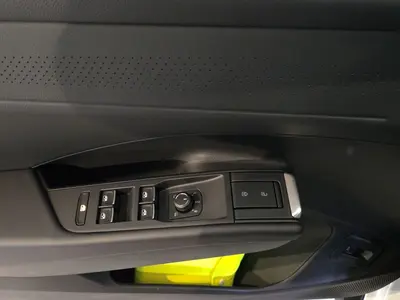 Volkswagen T-Roc – Foto 8