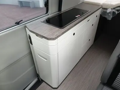 Volkswagen Grand California 680 – Foto 18