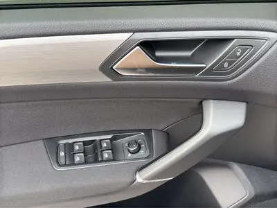 Volkswagen Touran – Foto 8