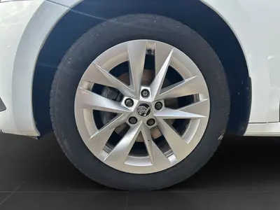 Skoda Octavia – Foto 7