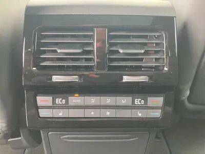 Volkswagen Touareg – Foto 16