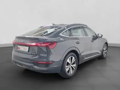 Audi Q8 Sportback e-tron – Foto 3