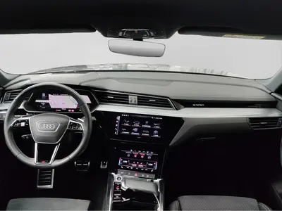 Audi Q8 Sportback e-tron – Foto 5
