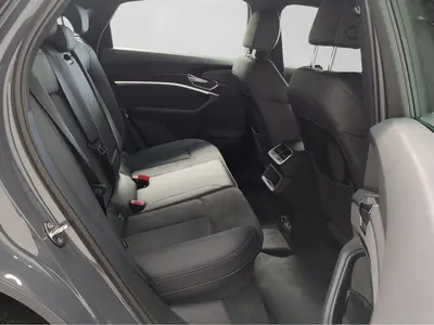 Audi Q8 Sportback e-tron – Foto 6
