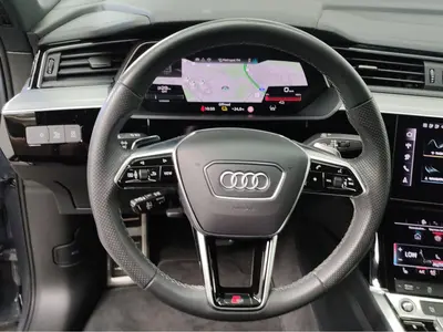 Audi Q8 Sportback e-tron – Foto 9