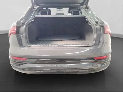 Audi Q8 Sportback e-tron – Foto 17