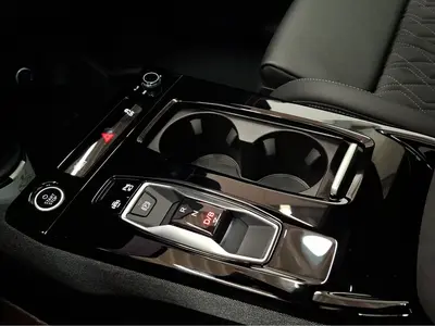 Audi Q6 e-tron – Foto 12