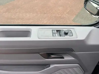 Volkswagen T7 Caravelle – Foto 8