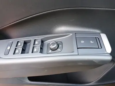 Volkswagen T-Roc – Foto 8