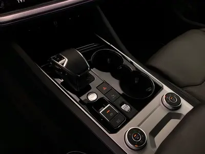 Volkswagen Touareg – Foto 11