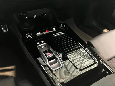 Audi Q6 e-tron – Foto 11
