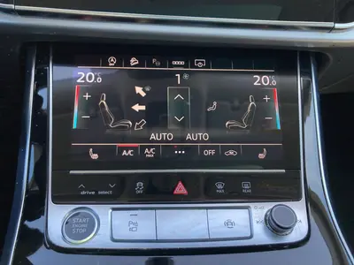 Audi Q8 – Foto 12