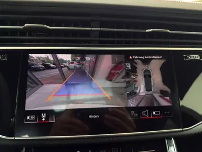 Audi Q8 – Foto 12