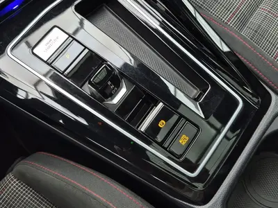 Volkswagen Golf GTI – Foto 11