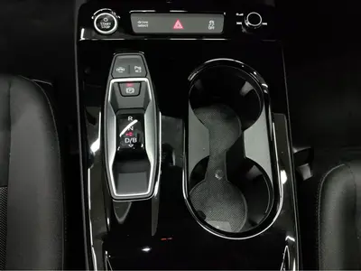 Audi Q6 e-tron – Foto 11
