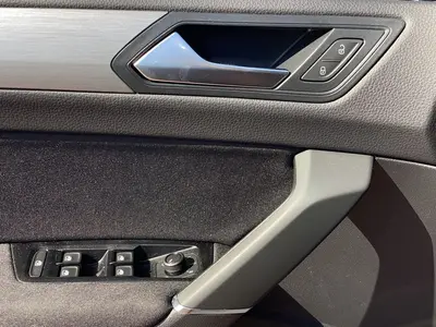 Volkswagen Touran – Foto 8