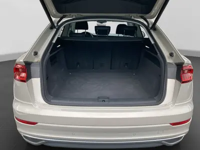 Audi Q8 – Foto 17