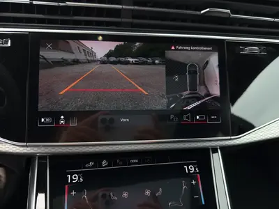 Audi Q8 – Foto 13