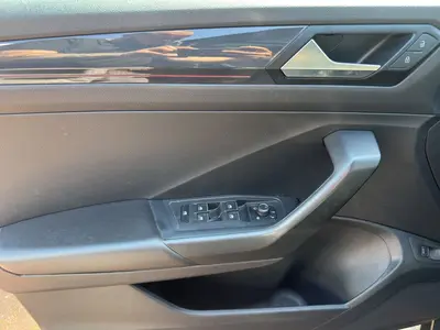 Volkswagen T-Roc – Foto 8