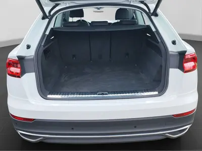 Audi Q8 – Foto 17