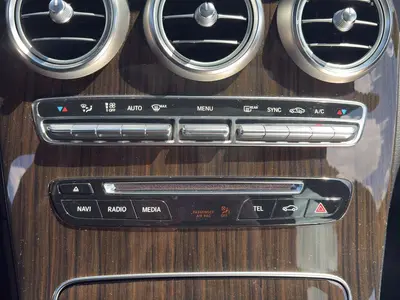 Mercedes-Benz GLC 220 – Foto 16