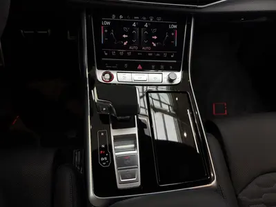 Audi RS Q8 – Foto 11