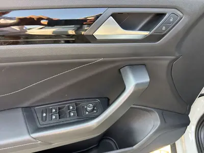 Volkswagen T-Roc – Foto 8