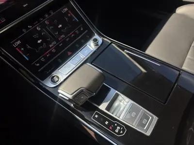 Audi A8 – Foto 11