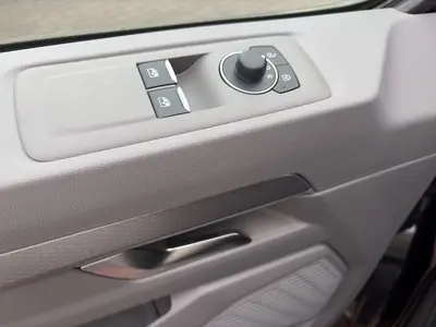 Volkswagen T7 Caravelle – Foto 8