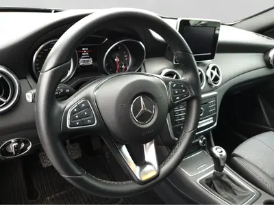 Mercedes-Benz GLA 180 – Foto 9