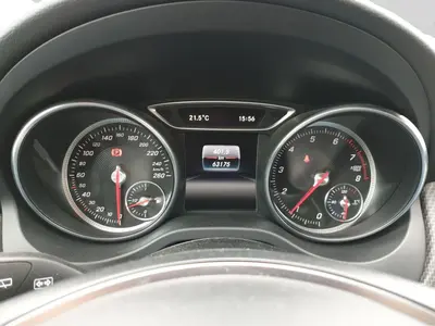 Mercedes-Benz GLA 180 – Foto 10