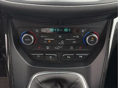 Ford Kuga – Foto 12