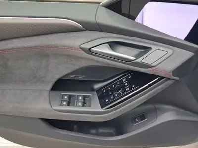 Audi S6 e-tron Avant – Foto 8