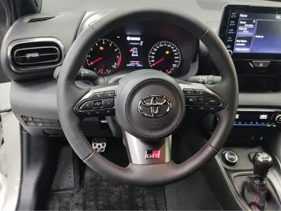 Toyota Yaris – Foto 9