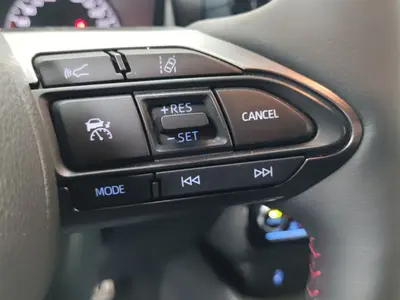 Toyota Yaris – Foto 18