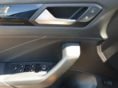 Volkswagen T-Roc – Foto 8