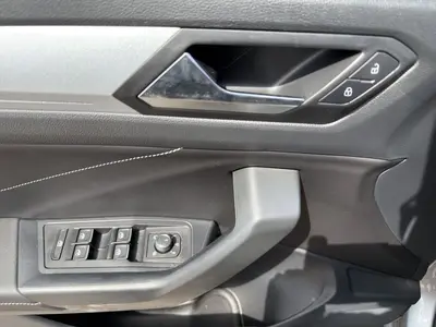 Volkswagen T-Roc – Foto 8