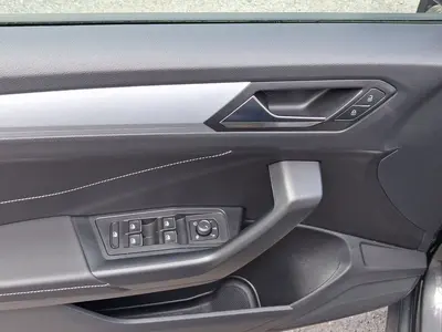 Volkswagen T-Roc – Foto 8