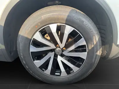 Volkswagen Touareg – Foto 7