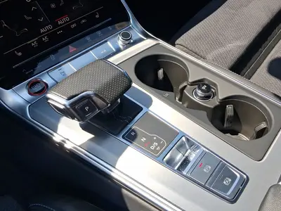 Audi S6 Avant – Foto 11