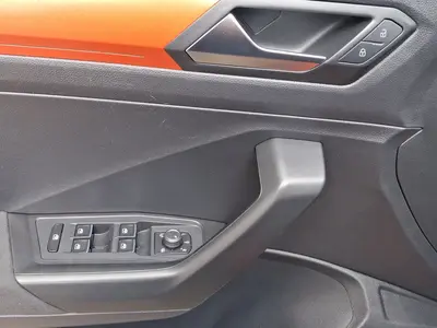 Volkswagen T-Roc – Foto 8